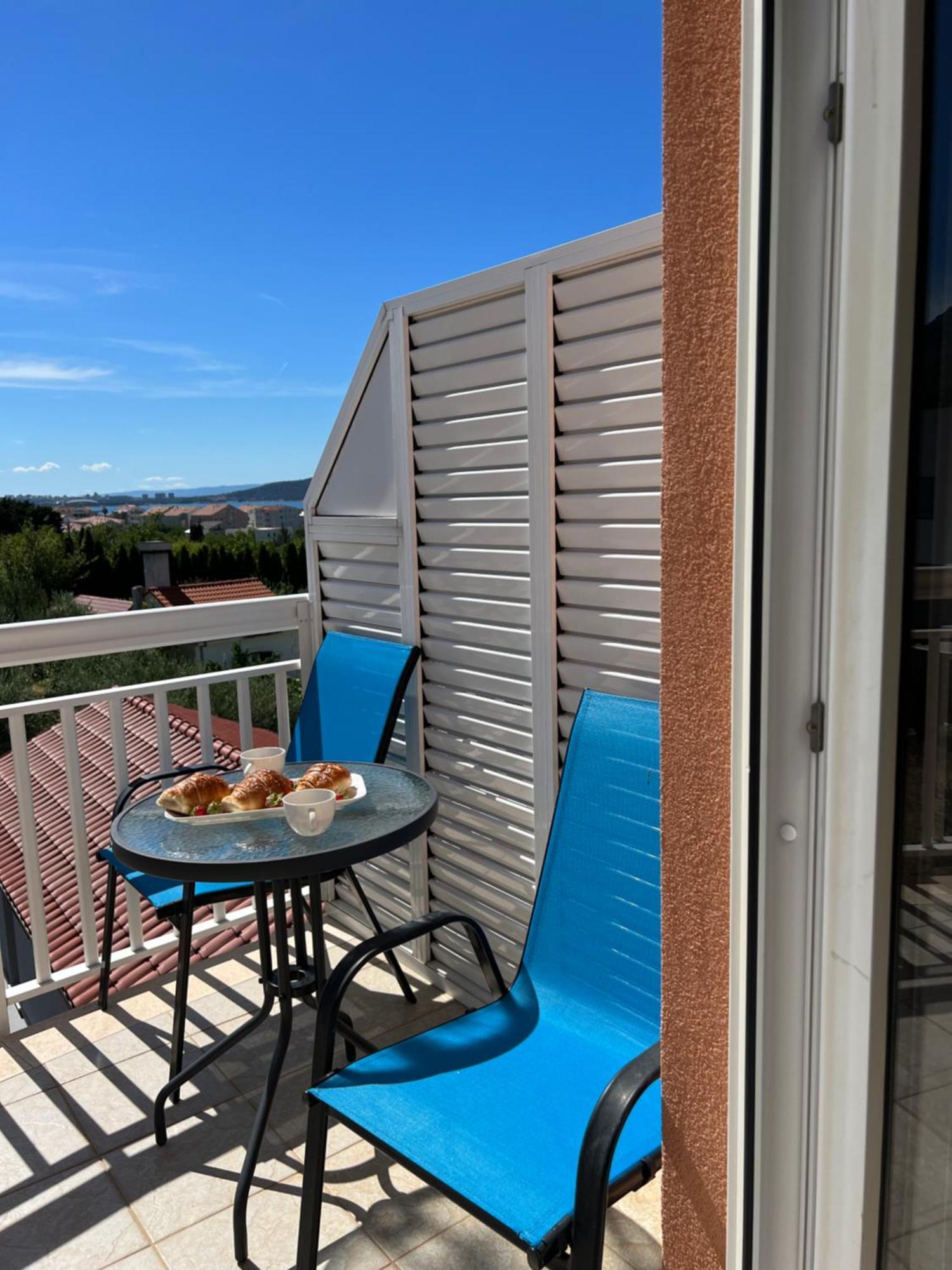 Apartment Marija 2 Near Split Kastela Exterior photo