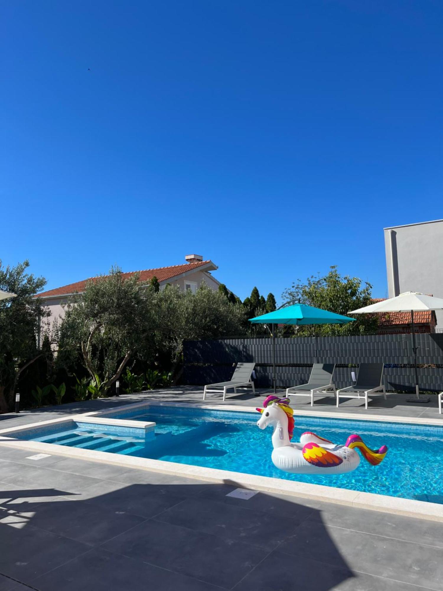 Apartment Marija 2 Near Split Kastela Exterior photo