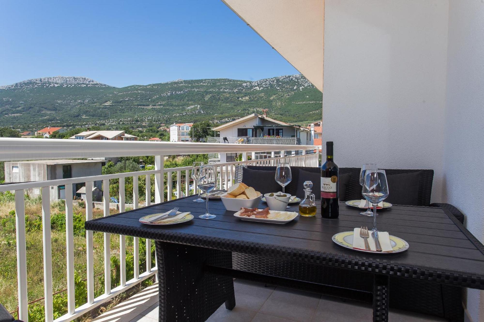 Apartment Marija 2 Near Split Kastela Exterior photo